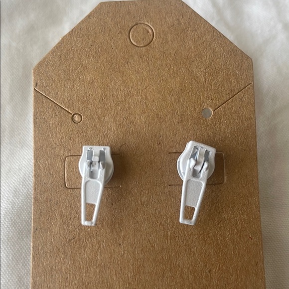 no brand Jewelry - White Zipper Earring Studs‎ with Plastkc Backings